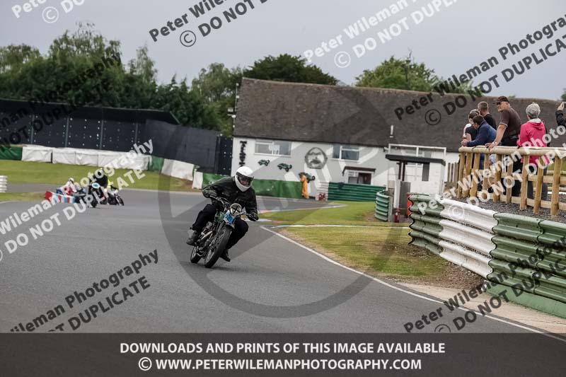 Vintage motorcycle club;eventdigitalimages;mallory park;mallory park trackday photographs;no limits trackdays;peter wileman photography;trackday digital images;trackday photos;vmcc festival 1000 bikes photographs